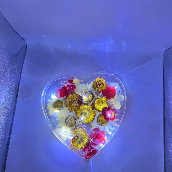 Heart-Shaped Resin Floral Light – Handmade LED Flower Keepsake - Picture 3 of 6